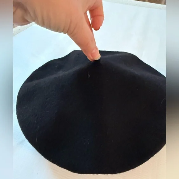 JjHat Center Classic Black Wool Beret